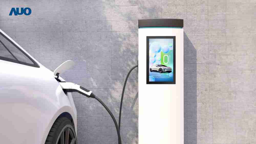 友達〝EVSE車用充電樁解決方案〞專為電動汽車充電樁設計，，，具有高亮度、、、、克服戶外艱難環境的耐溫、、耐紫外線等特性，，並搭載散熱性及擴充性強的高效能工業電腦，，，可實現人機互動訴求，，，，如資訊顯示、、支付等應用